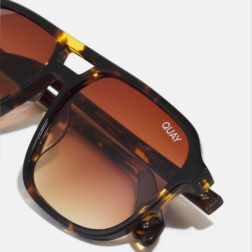 Quay On The Fly Tortoises Sunglasses - Picture 3 of 3